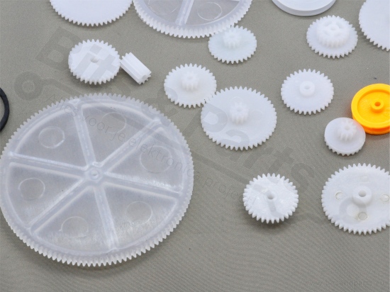 Plastic Gear Set 34 Pieces